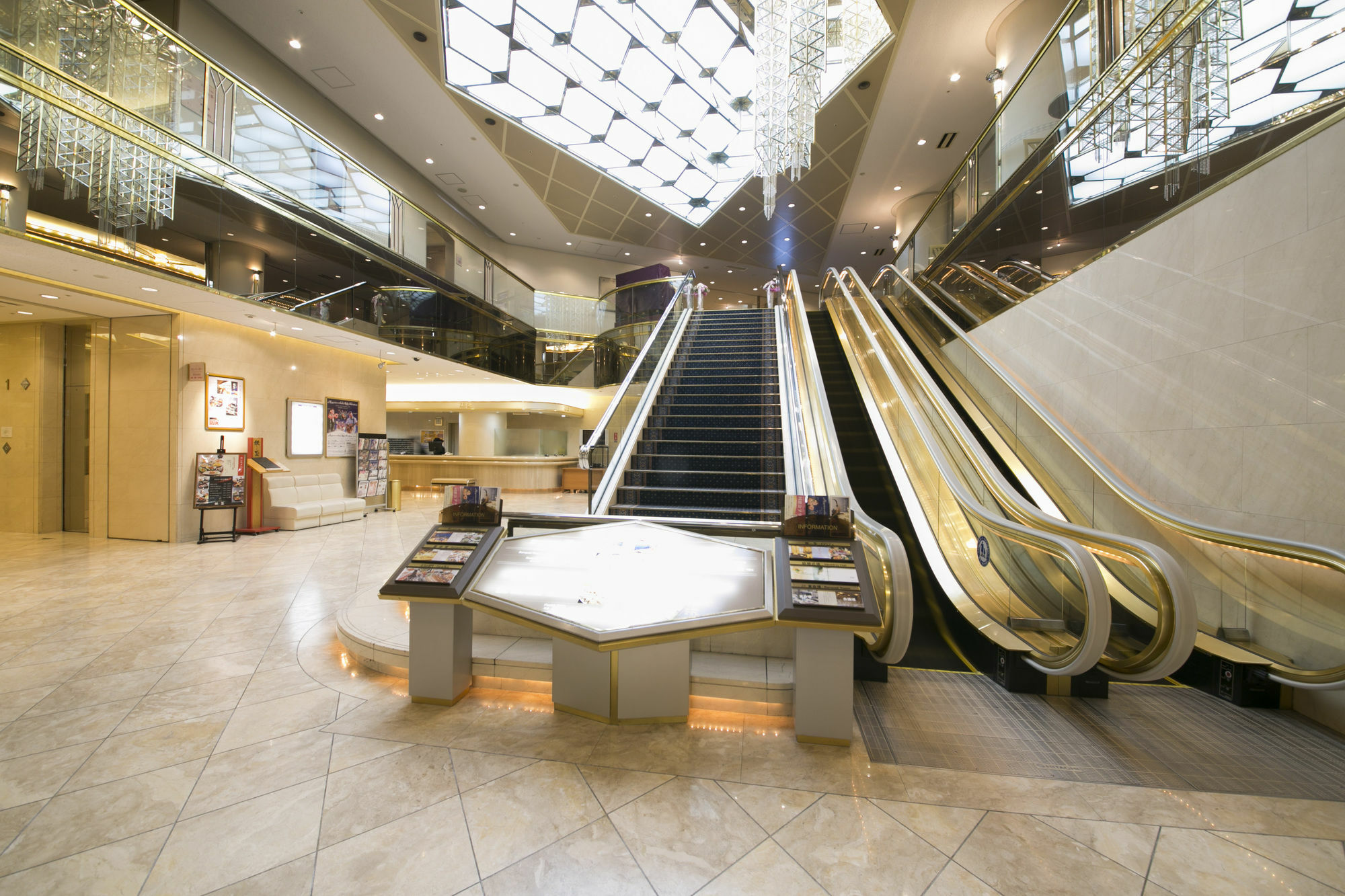 Shin Osaka Washington Hotel Plaza Exterior photo