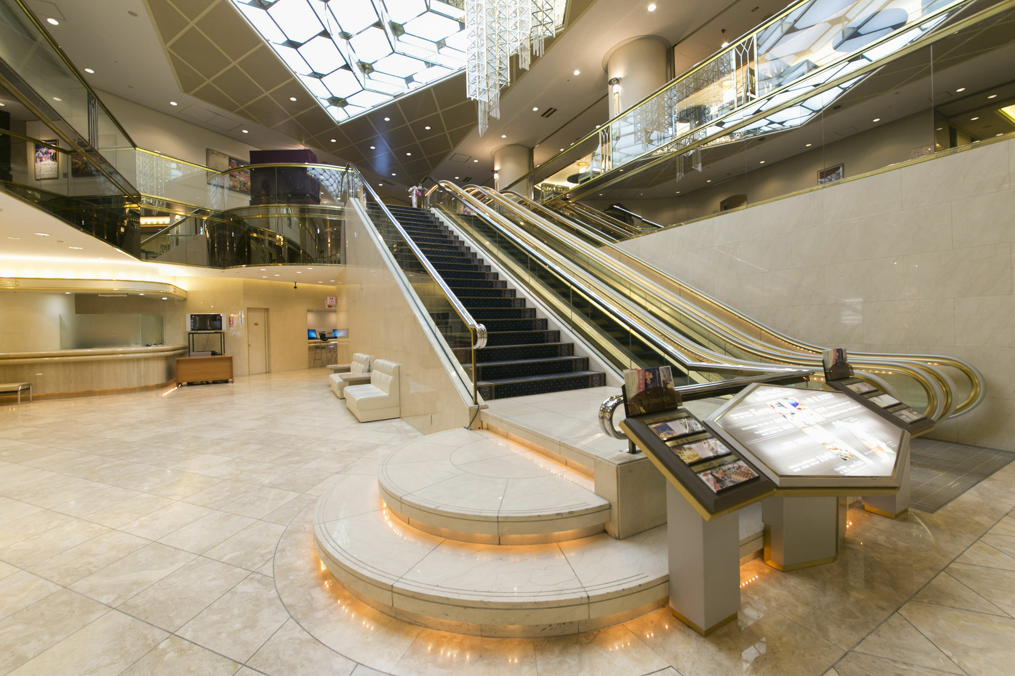 Shin Osaka Washington Hotel Plaza Exterior photo